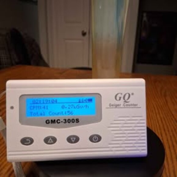 Vintage Uranium Glass Vase by V Hankercheif - Picture 6 of 8